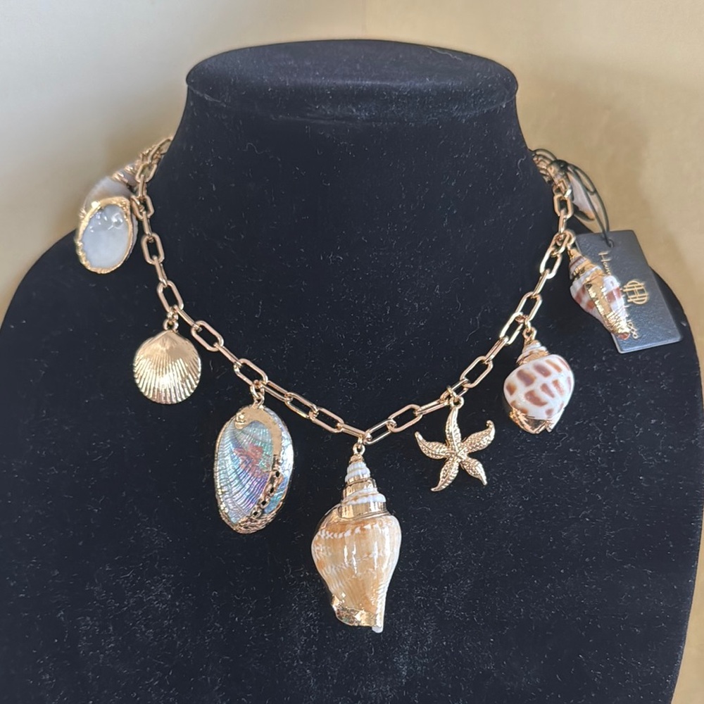 HOUSE OF HARLOW Natural Shell Charm Necklace Gold Tone Chain & Tipping NWT